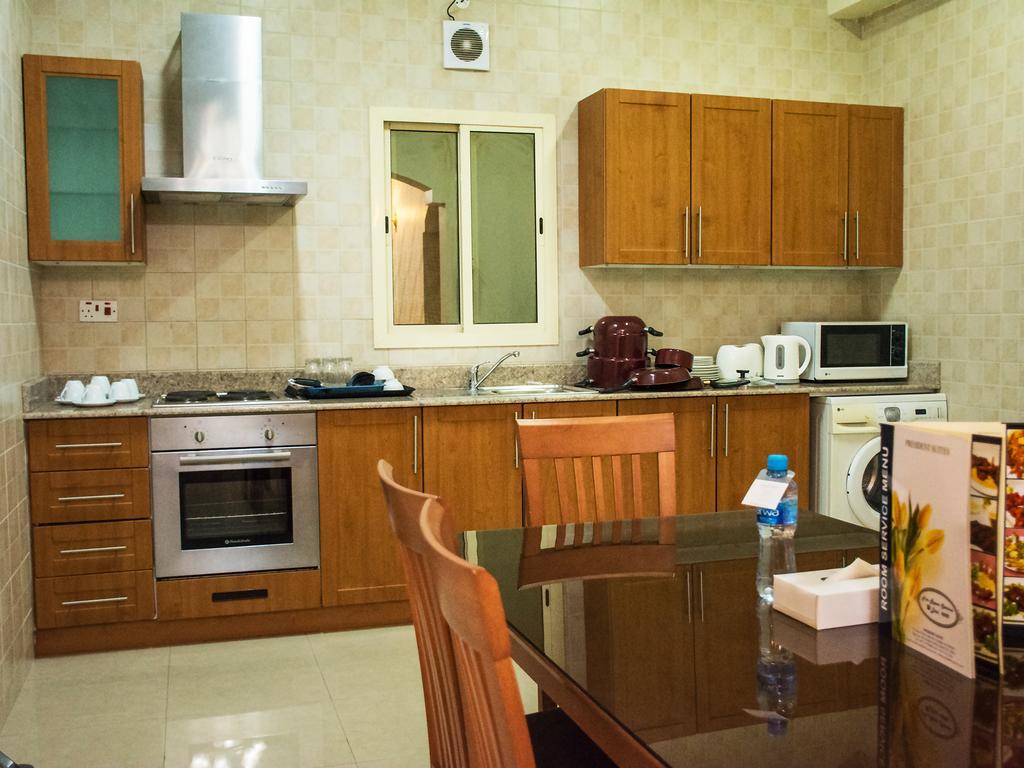 President Suites Apartments Manama Exterior photo