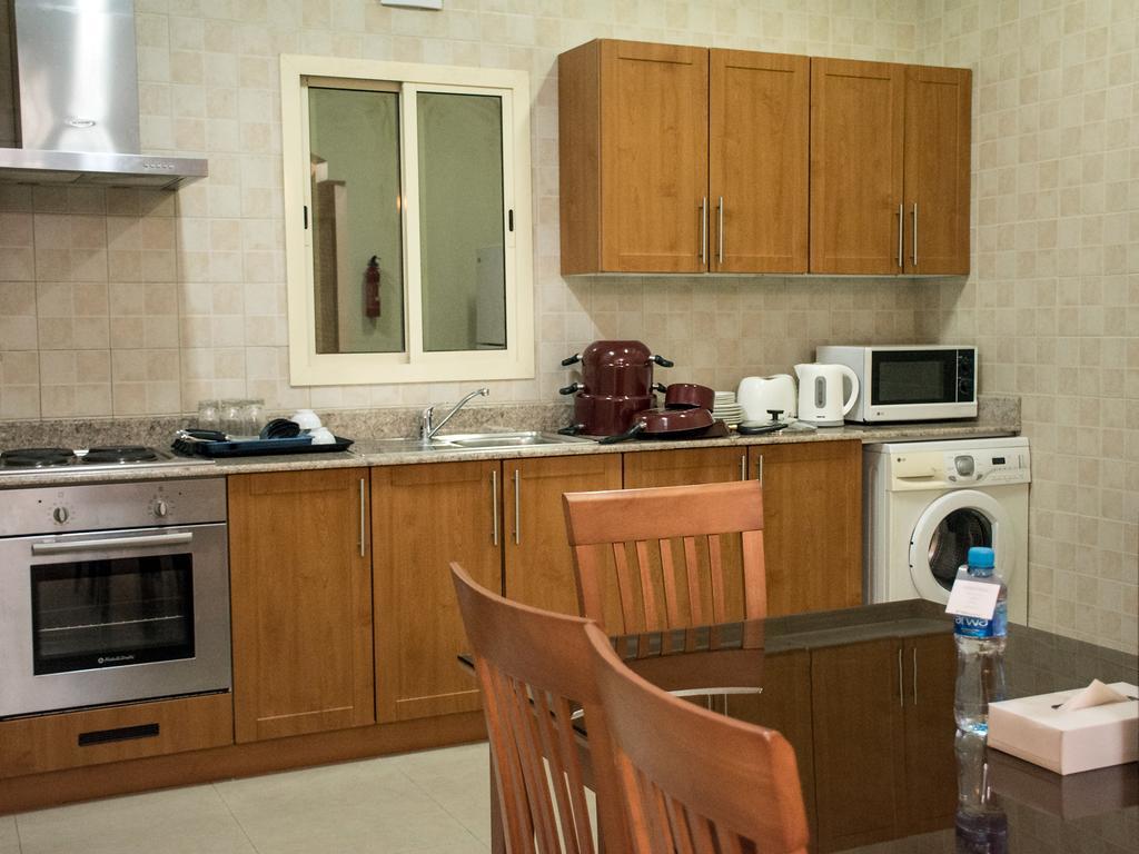 President Suites Apartments Manama Exterior photo