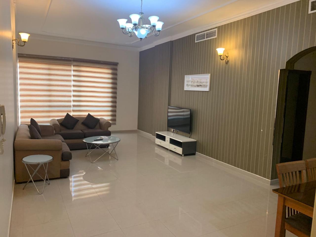 President Suites Apartments Manama Exterior photo